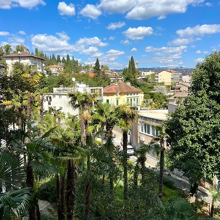 Daire Luna - & Center *