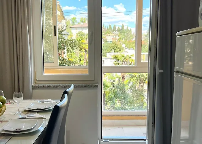 Luna - & Center Daire Opatija