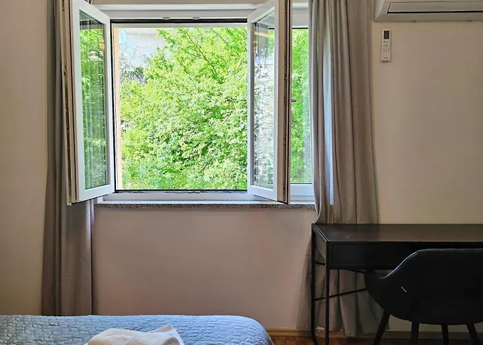 Luna - & Center Daire